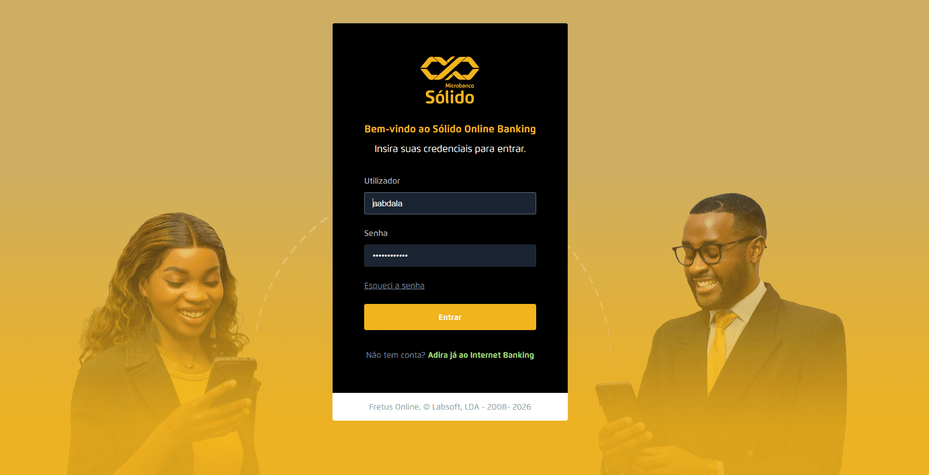 Cliente a utilizar o E-Banking do Banco Sólido